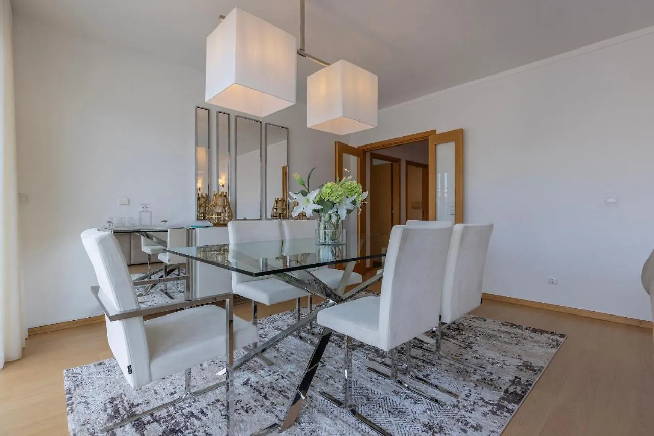 Charm 3Bdr Apartment W/Balcony By Lovelystay Лиссабон Португалия